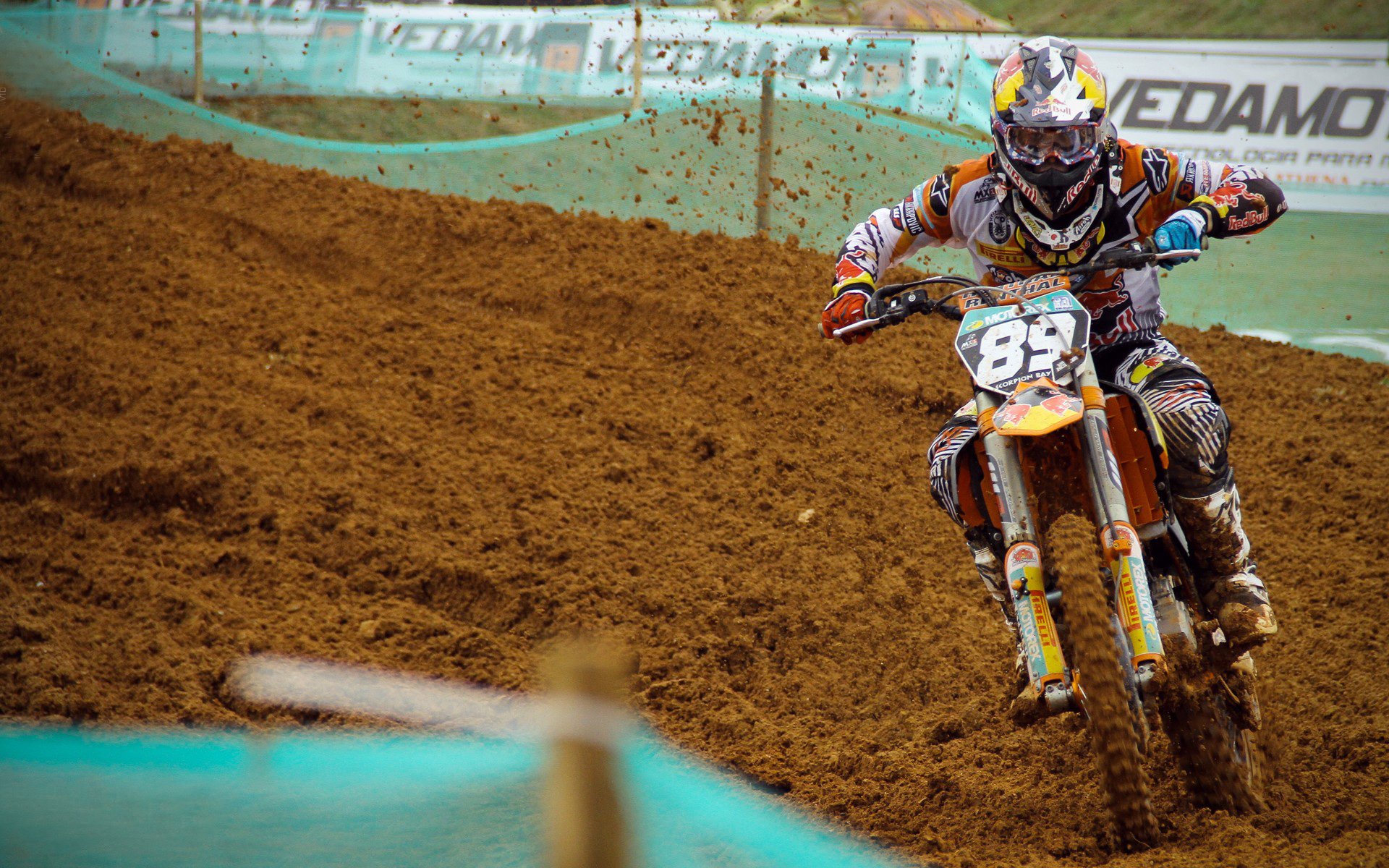 伯科夫稳扎稳打掌控比赛节奏，伯日涅科夫